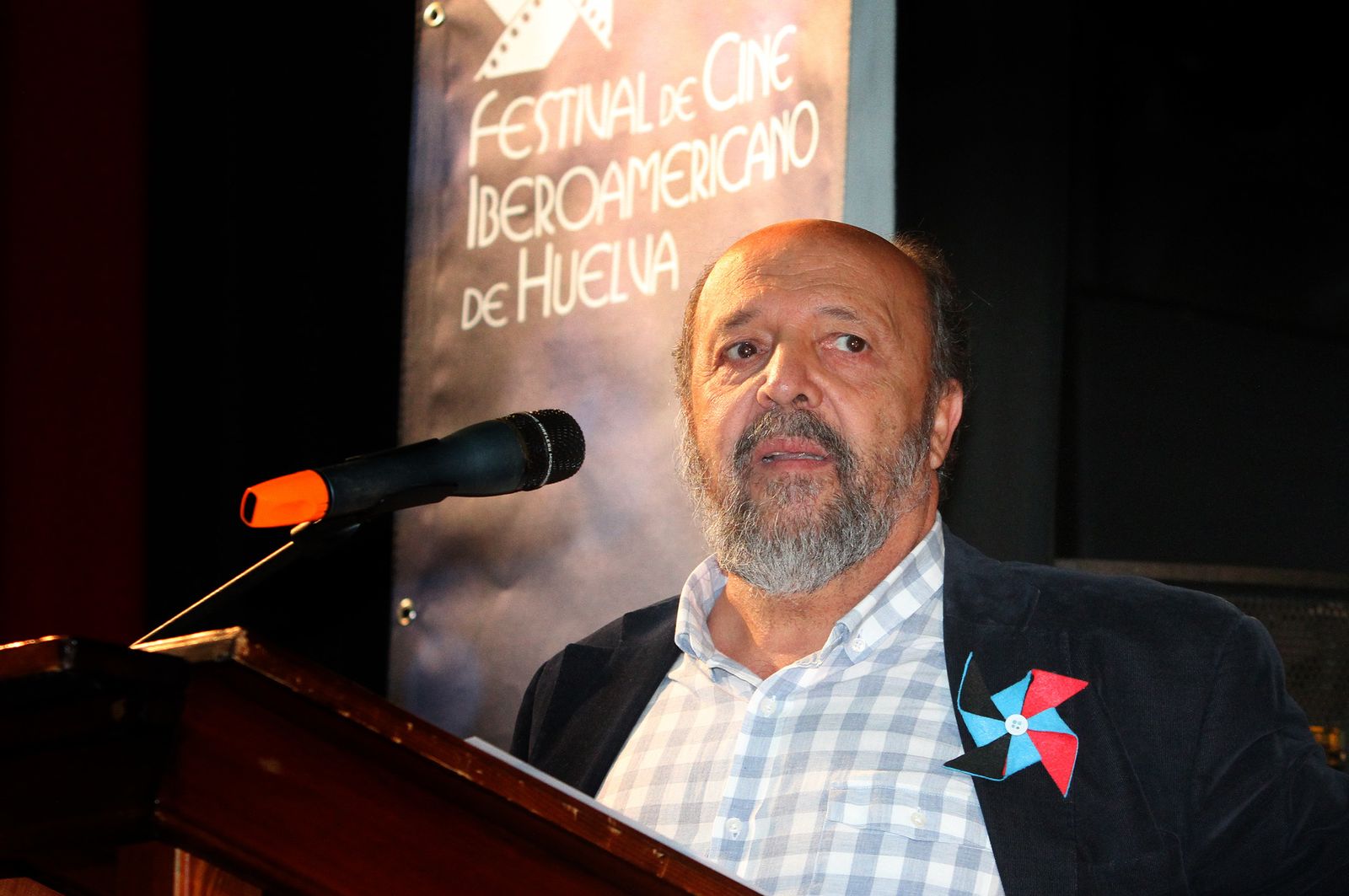 Imágenes de la entrega a Francisco Regueira del Premio Cine y Valores de Huelva Información