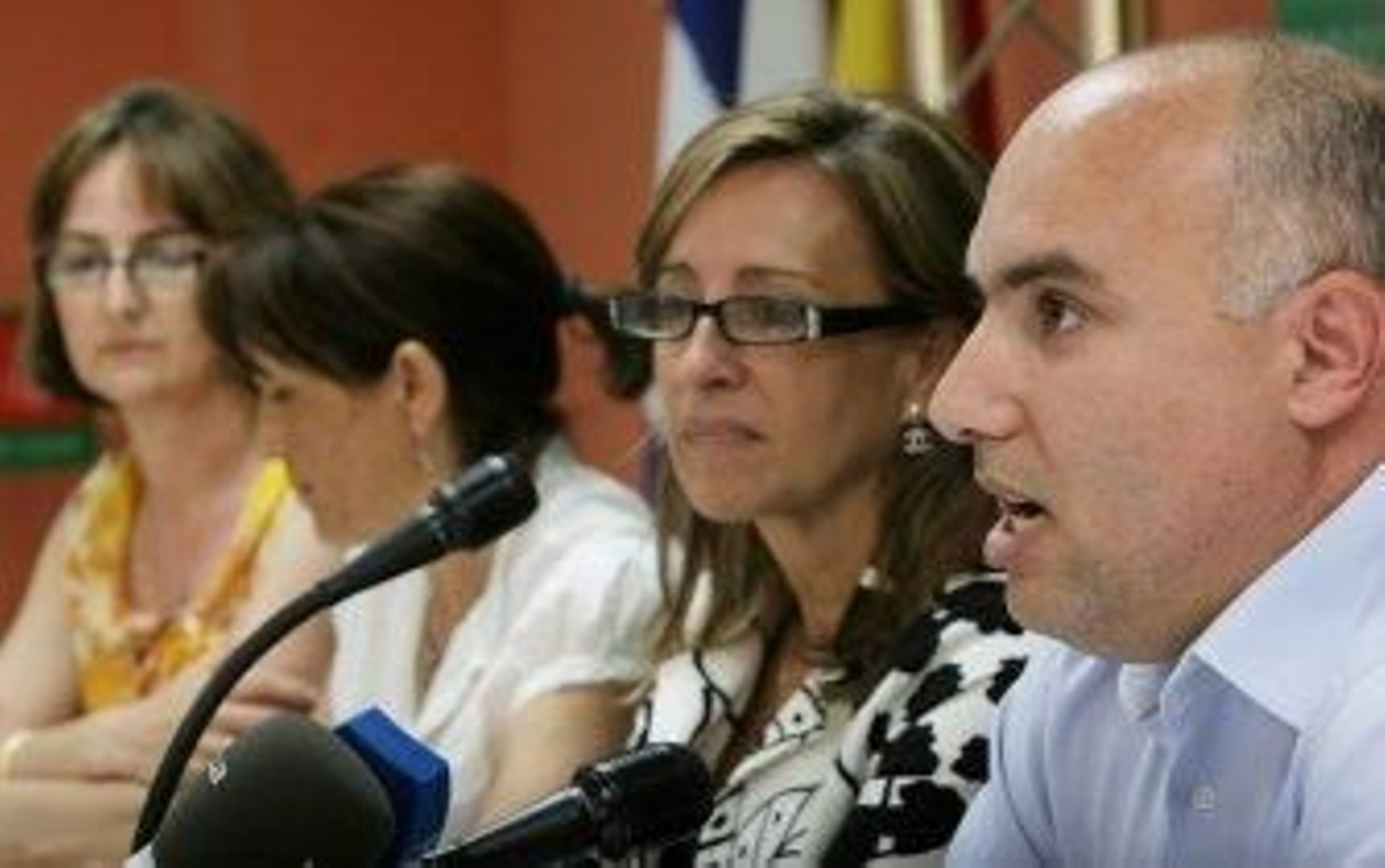 "Tenemos que estar en Europa, el PP no cree en la diversidad"