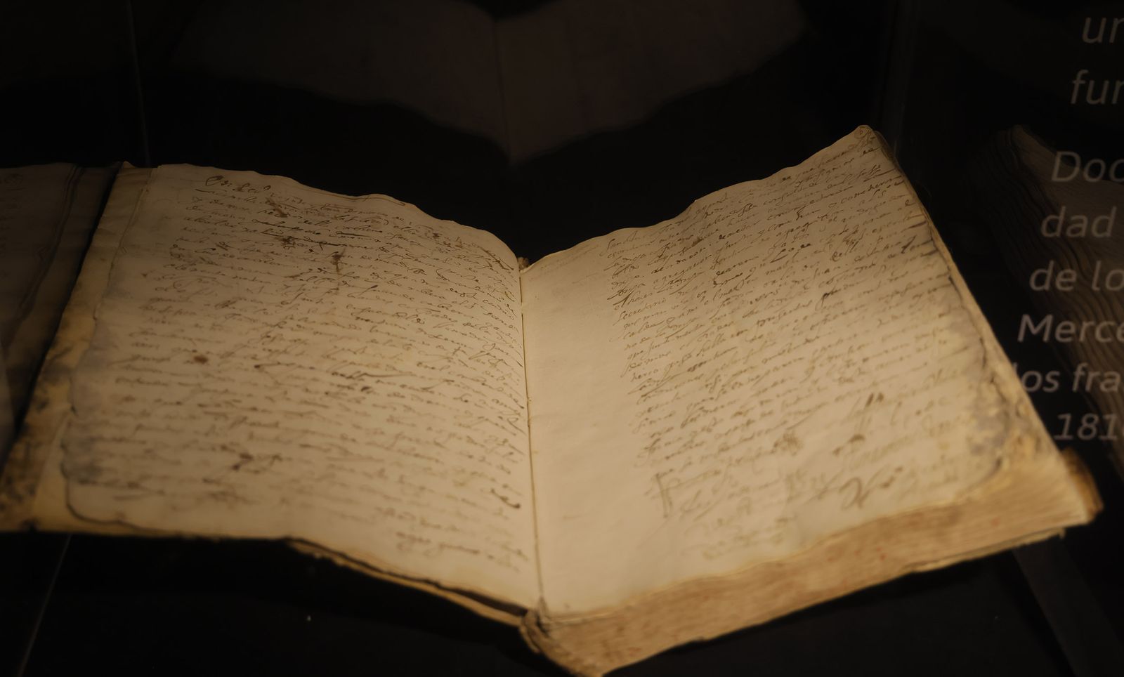 'Sanctus', la exposición del Santo Entierro de Sevilla, en imágenes