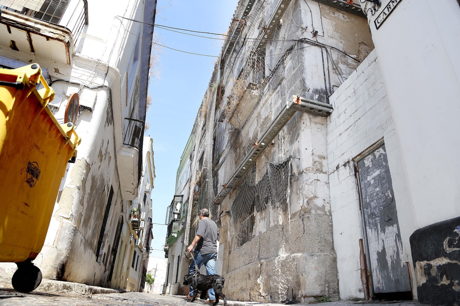 Imagen, días atrás, de algunos edificios de la calle del Carmen.