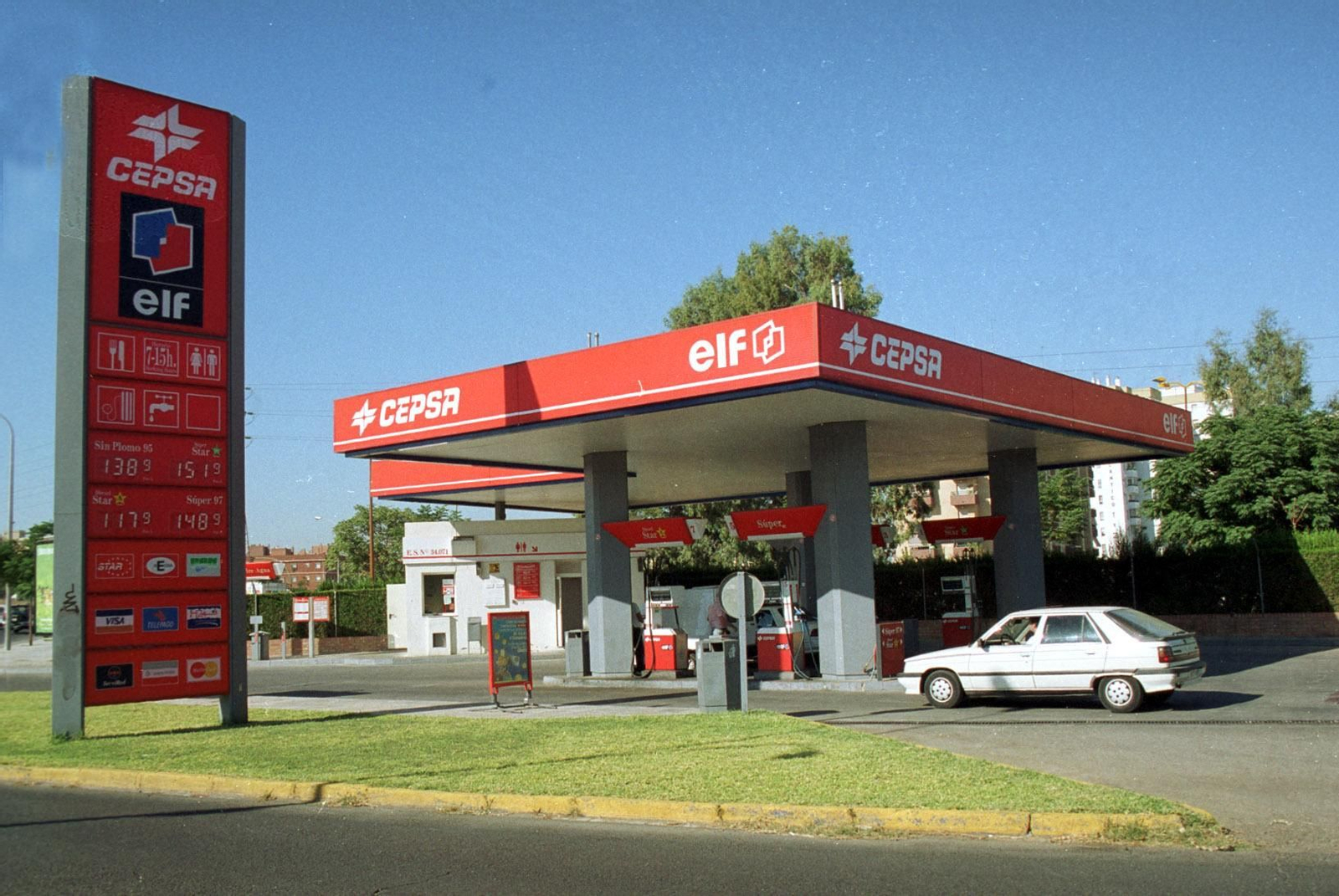 El precio de la gasolina se mantiene: conoce las gasolineras más baratas de Granada para este fin de semana