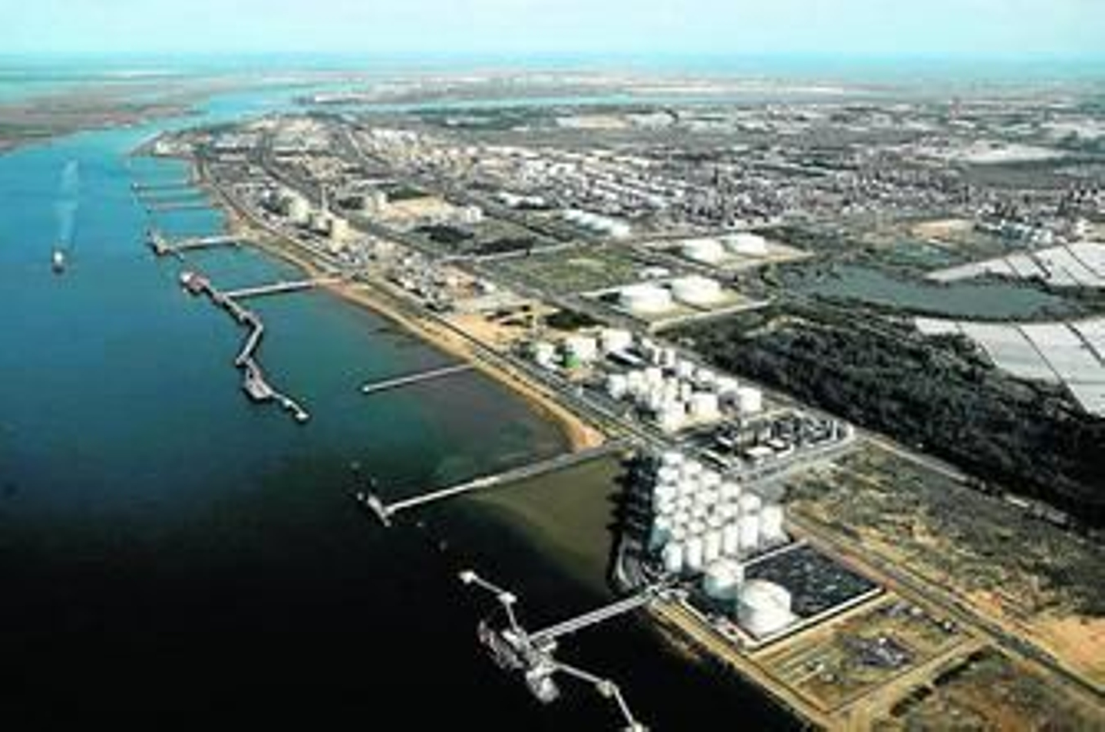 Vista del Polígono Nuevo Puerto, donde la Junta ha localizado el origen de los olores.