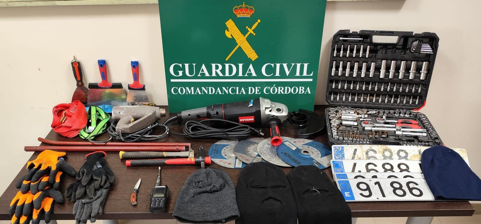 Material incautado por la Guardia Civil.