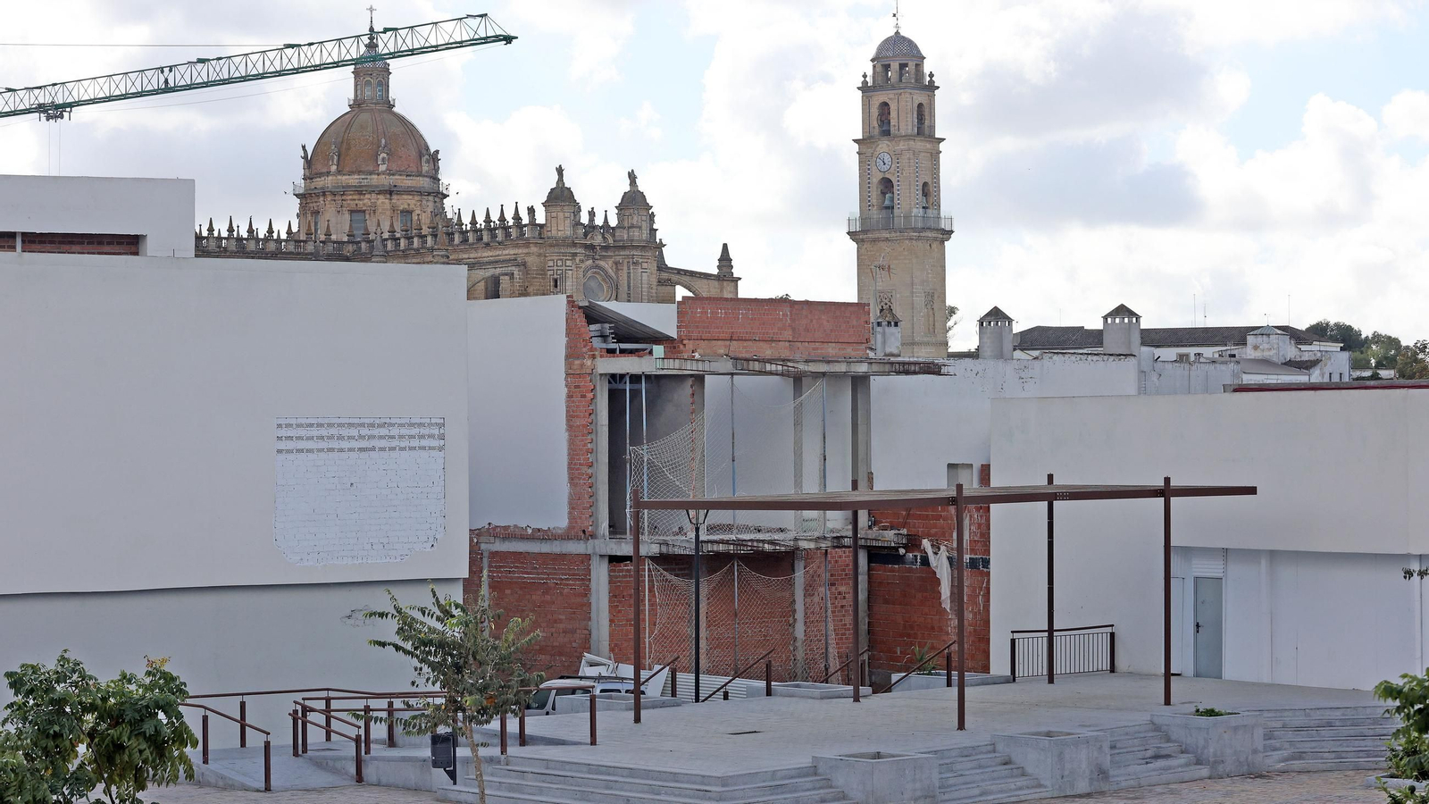 Así se encuentra el futuro Museo del Flamenco de Andalucía, con unas obras paradas desde hace más de un año.