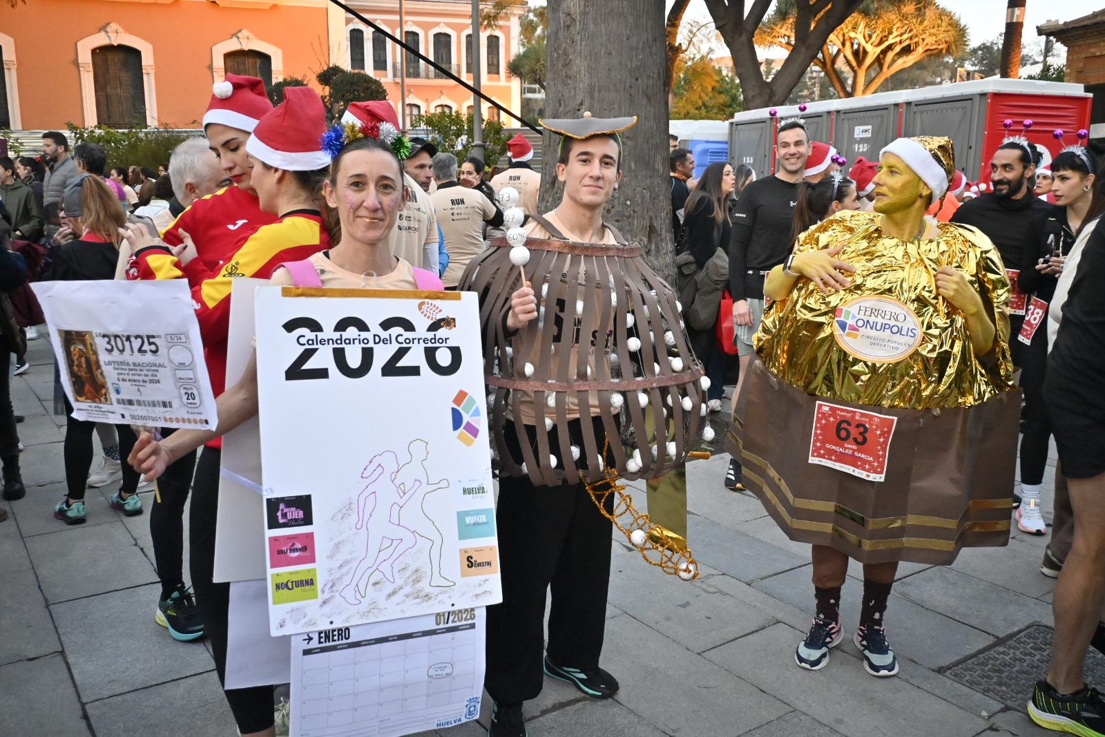 Búscate en las mejores fotografías de la San Silvestre de Huelva 2025