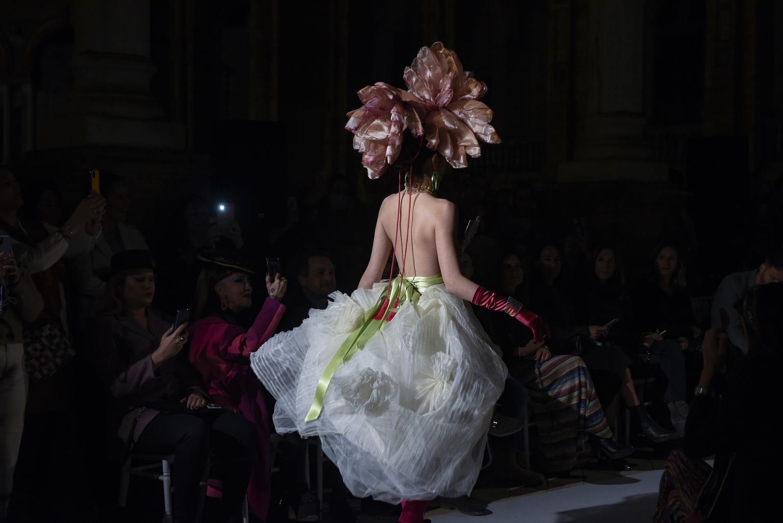 El desfile de Vivascarrión en la pasarela de novia e invitada SIQ 2022, todas las fotos