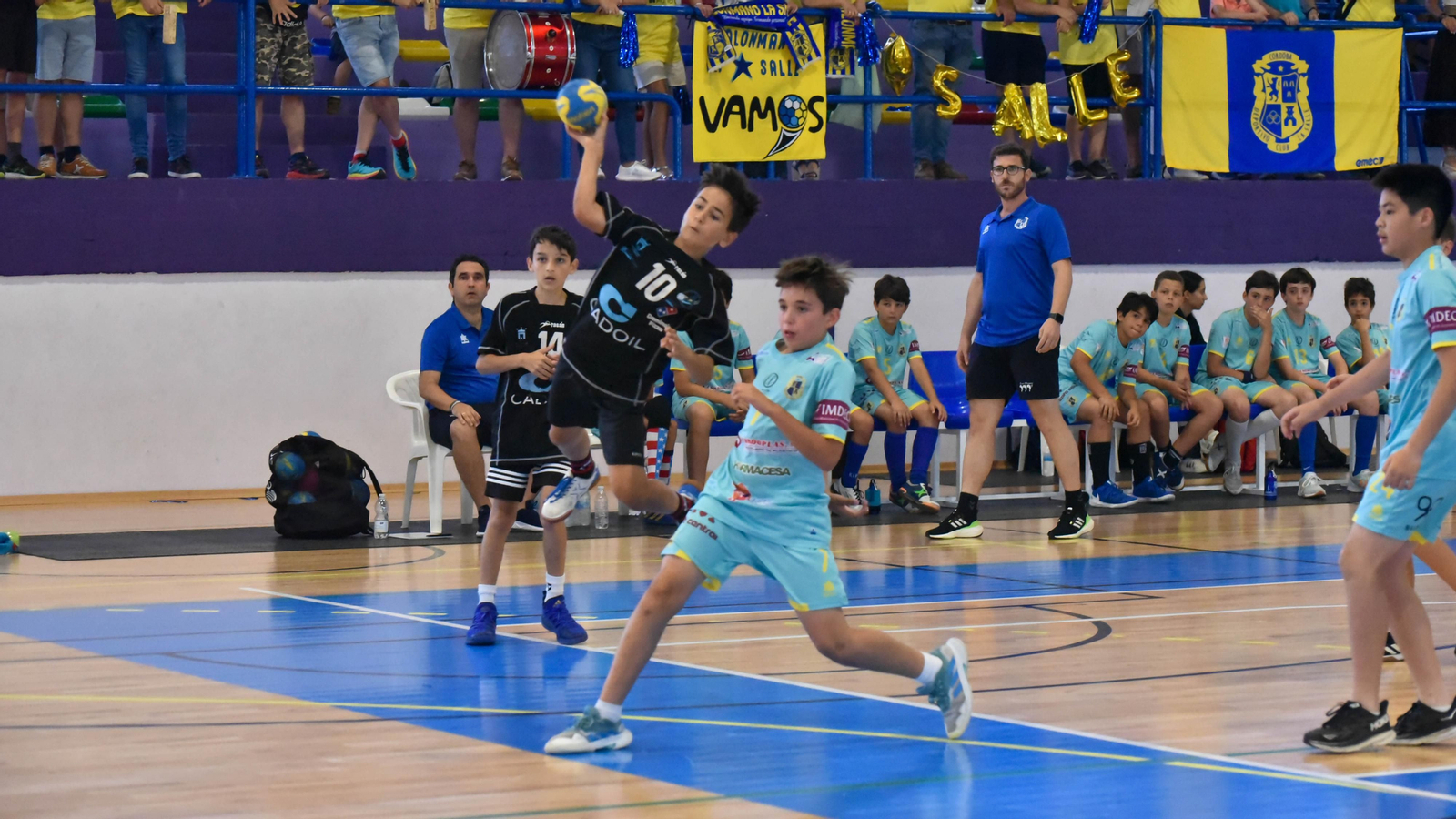 Las fotos de la tercera jornada del Cadeba alevín de balonmano de La Línea