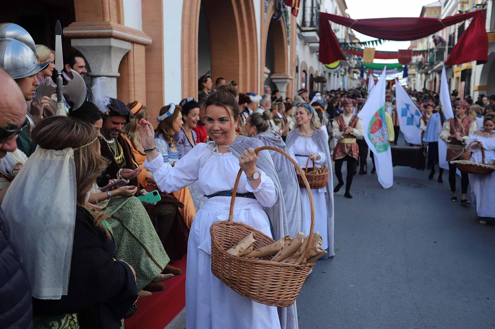 Imágenes del gran ambiente en la Feria Medieval de Palos de la Frontera, Huelva