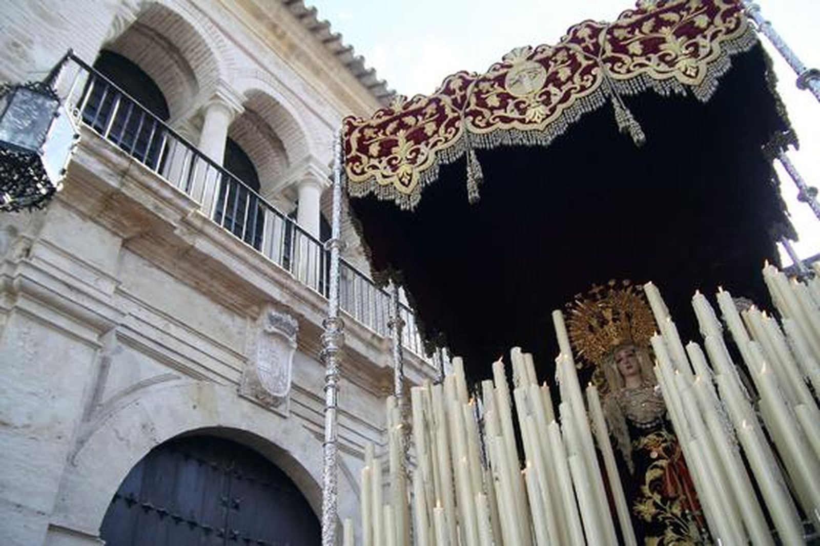 El Señor de la Pasión, tras salir de San Basilio. / Rafael A. Butelo