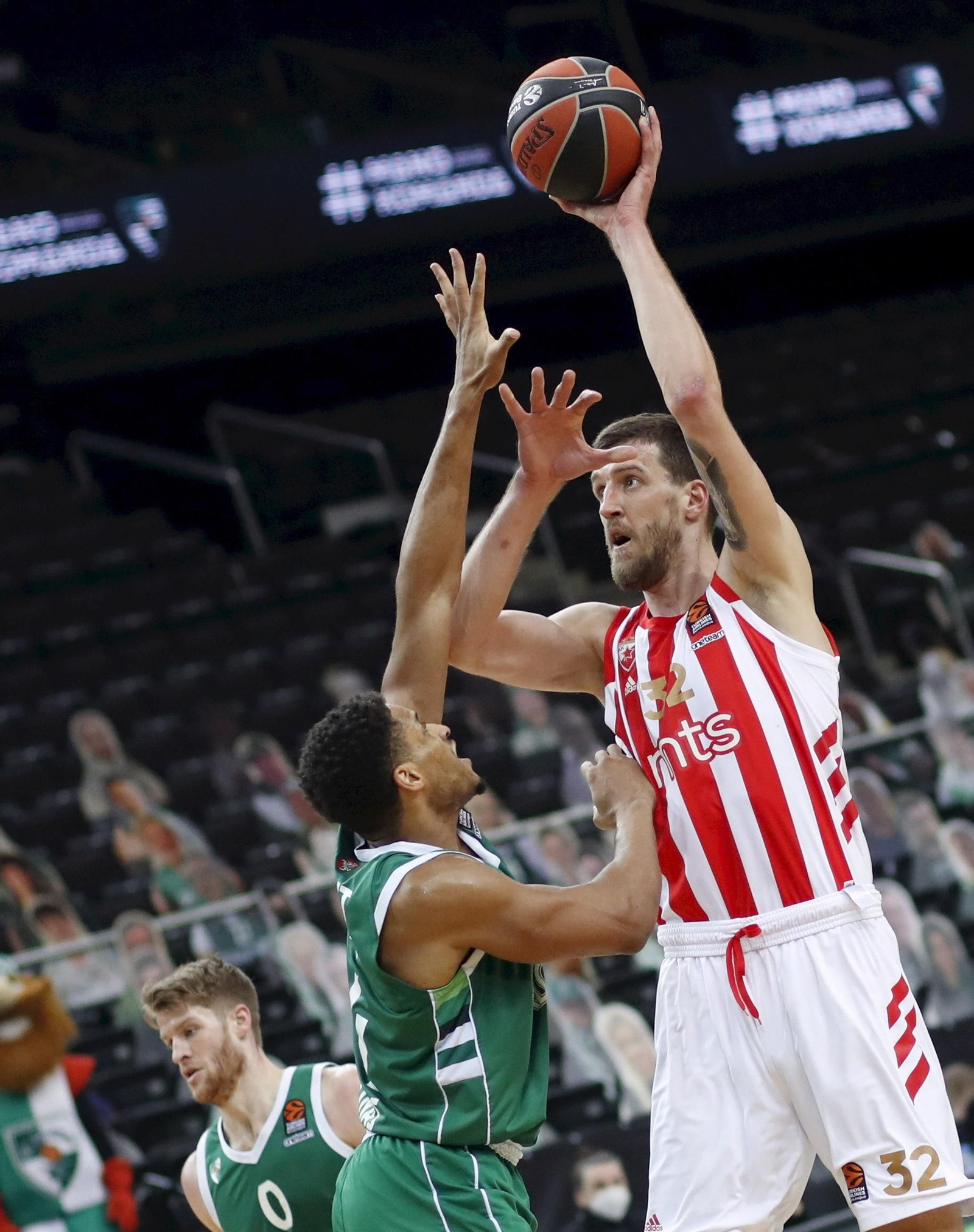 La carrera de Ognjen Kuzmic, en fotos