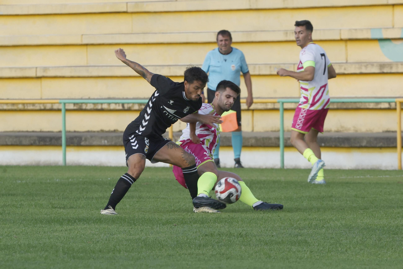 "Las fotos del partido de entrenamiento de la Balona con el Mons Calpe de Gibraltar"