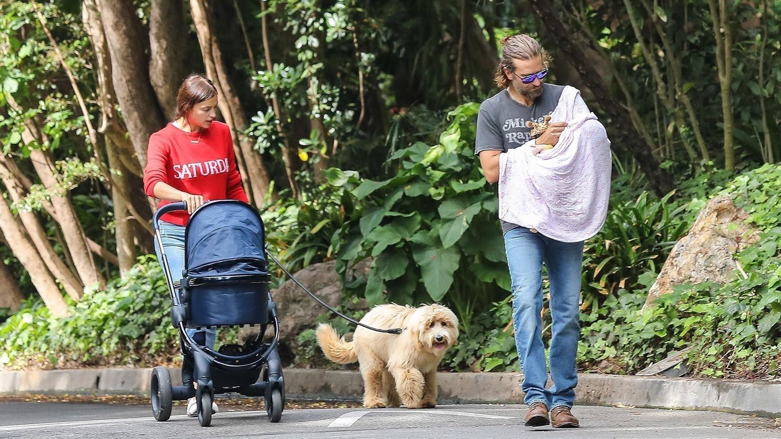 Irina y Bradley con su familia.