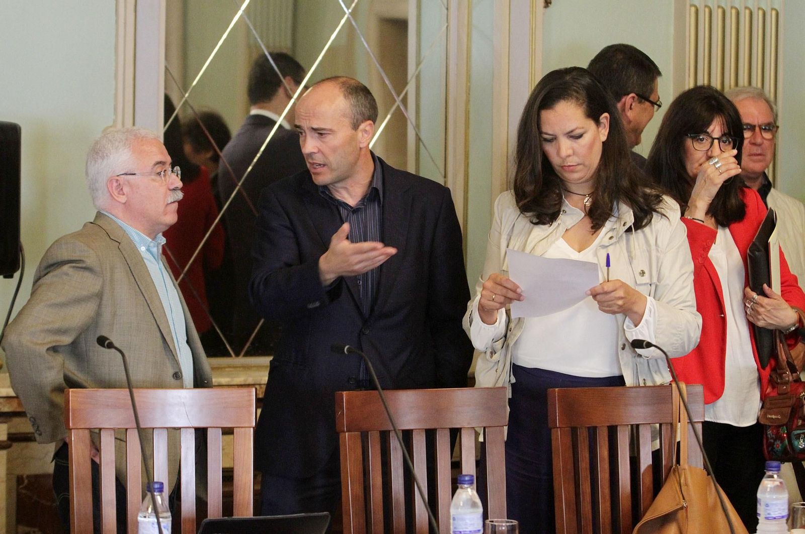 Imágenes de la Mesa de los Fosfoyesos celebrada en el ayuntamiento