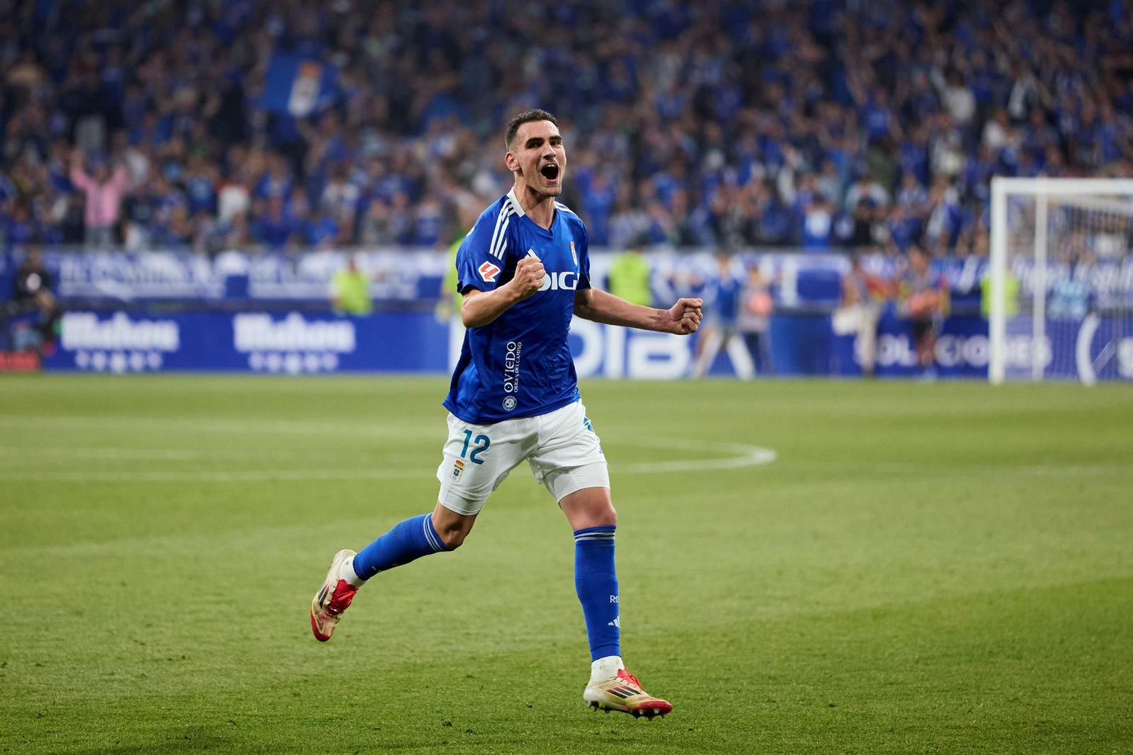 Las fotos del ascenso del Oviedo ante el Mirandés
