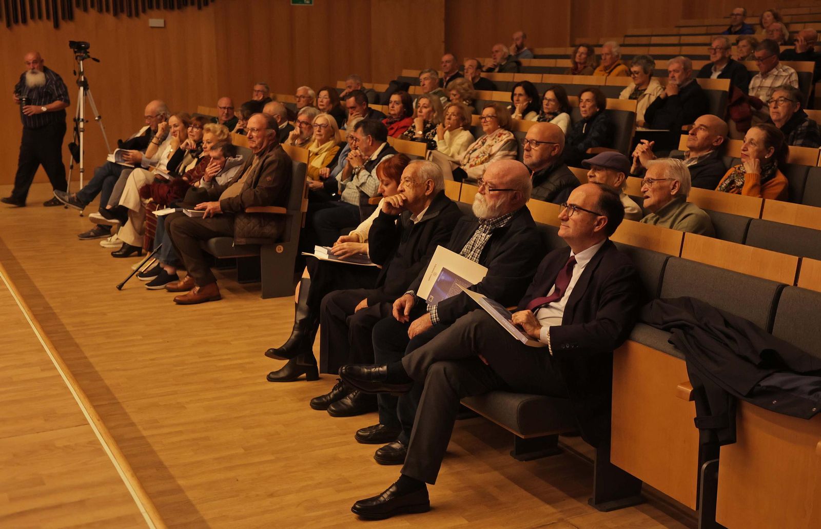 Fotos de la presentación del libro “Algeciras en el corazón y en la memoria”, de Alberto Pérez de Vargas