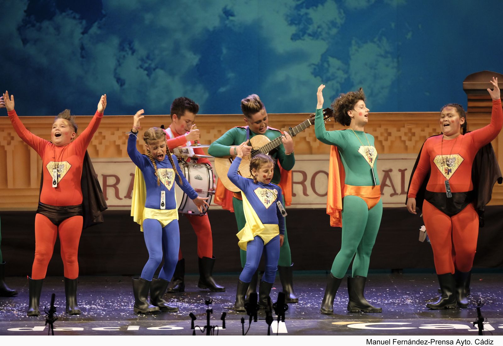 La chirigota puertorrealeña 'Los superminihéroes'.