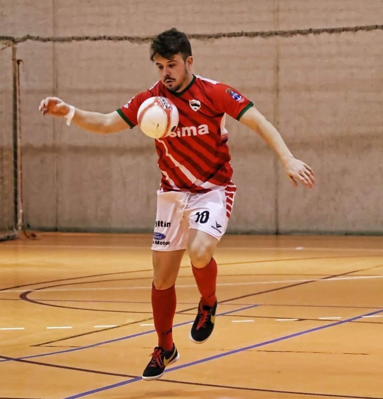 Motos es el goleador del Sima Peligros