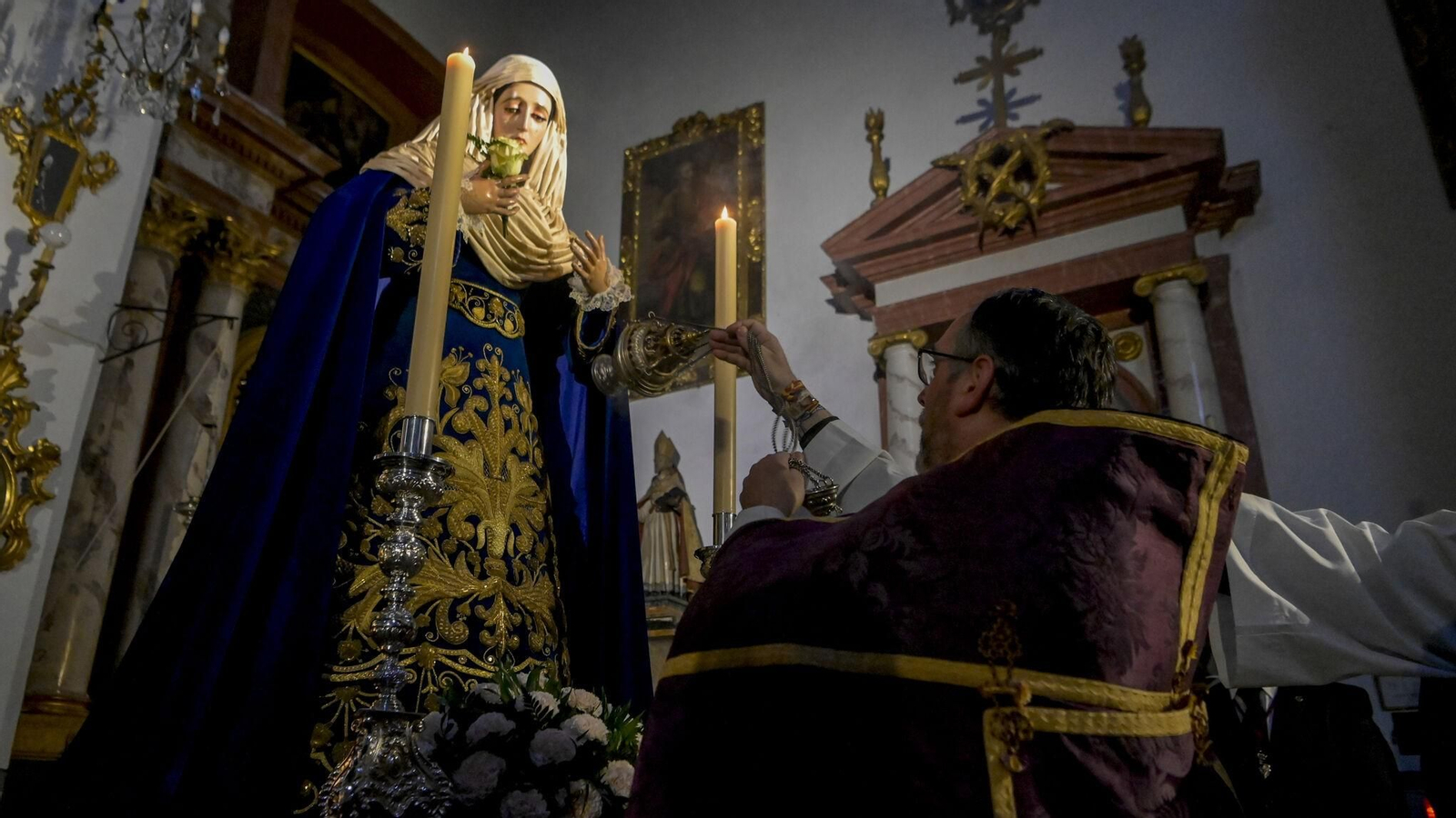 Multitudinario traslado de María Santísima de las Maravillas al paso de palio