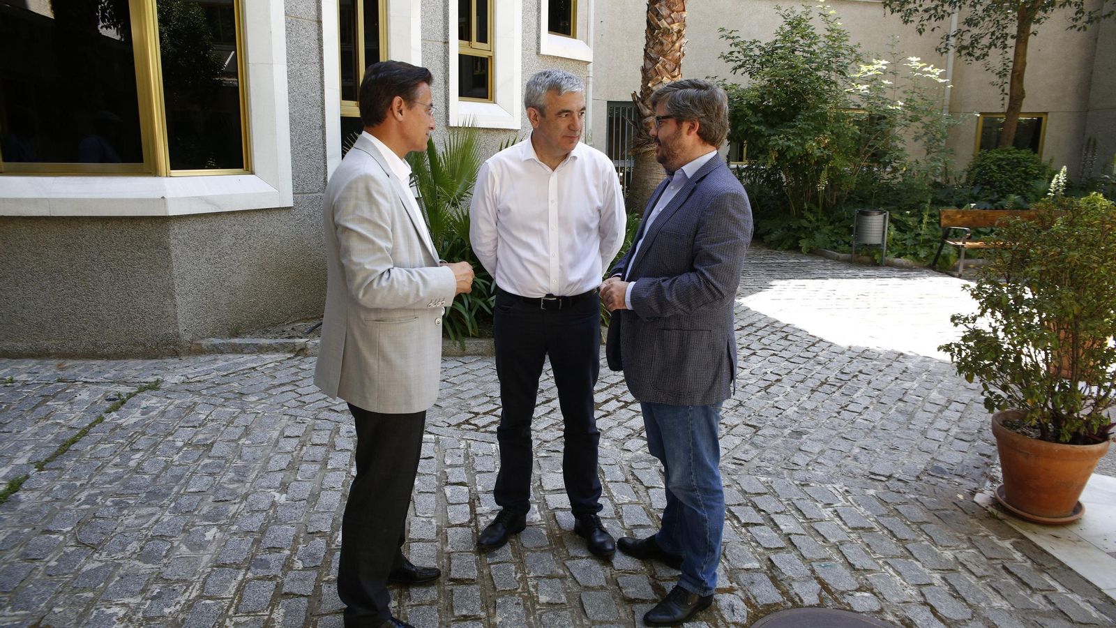 Luis Salvador, Luis Garicano y Francisco Hervías.