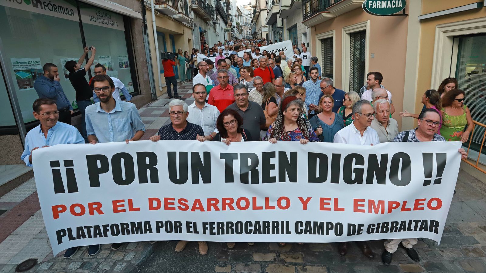 Las mejores fotos de la manifestación por el tren en el Campo de Gibraltar