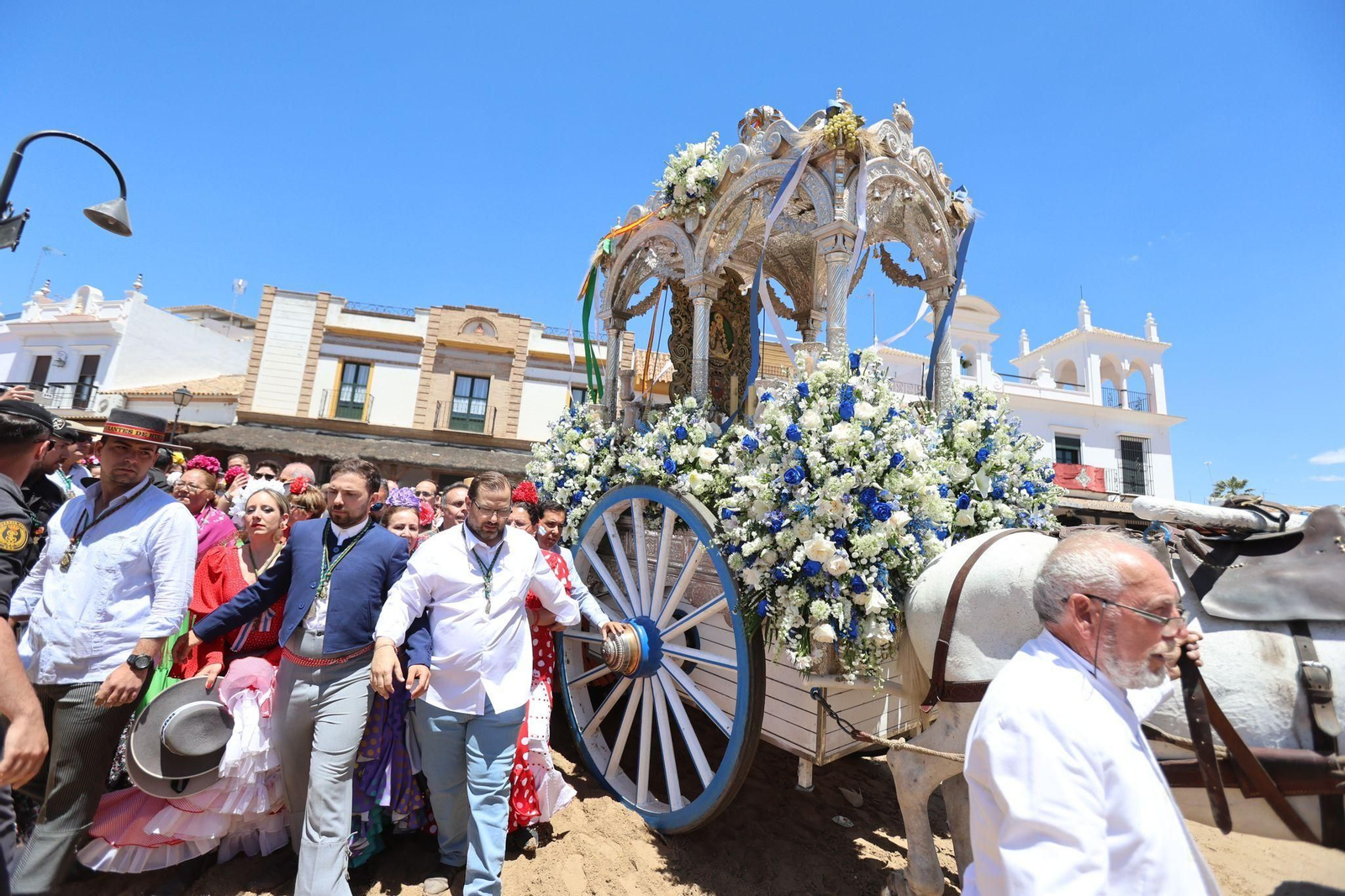 El Rocío 2024: Las mejores imágenes de la presentación de Huelva con Villarrasa e Isla Cristina