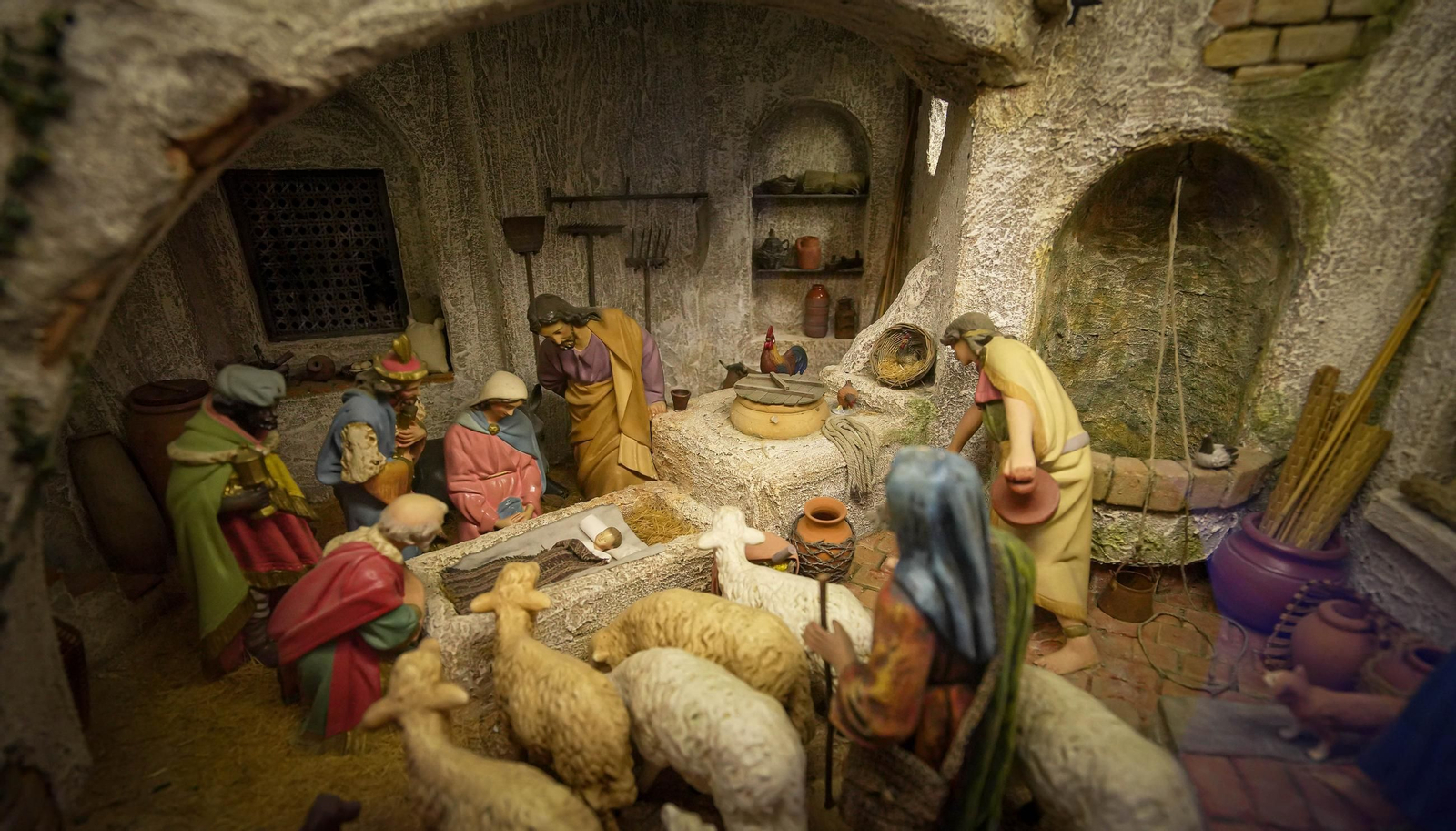 Imágenes de la exposición '50 Navidades montando el Belén' en Jerez