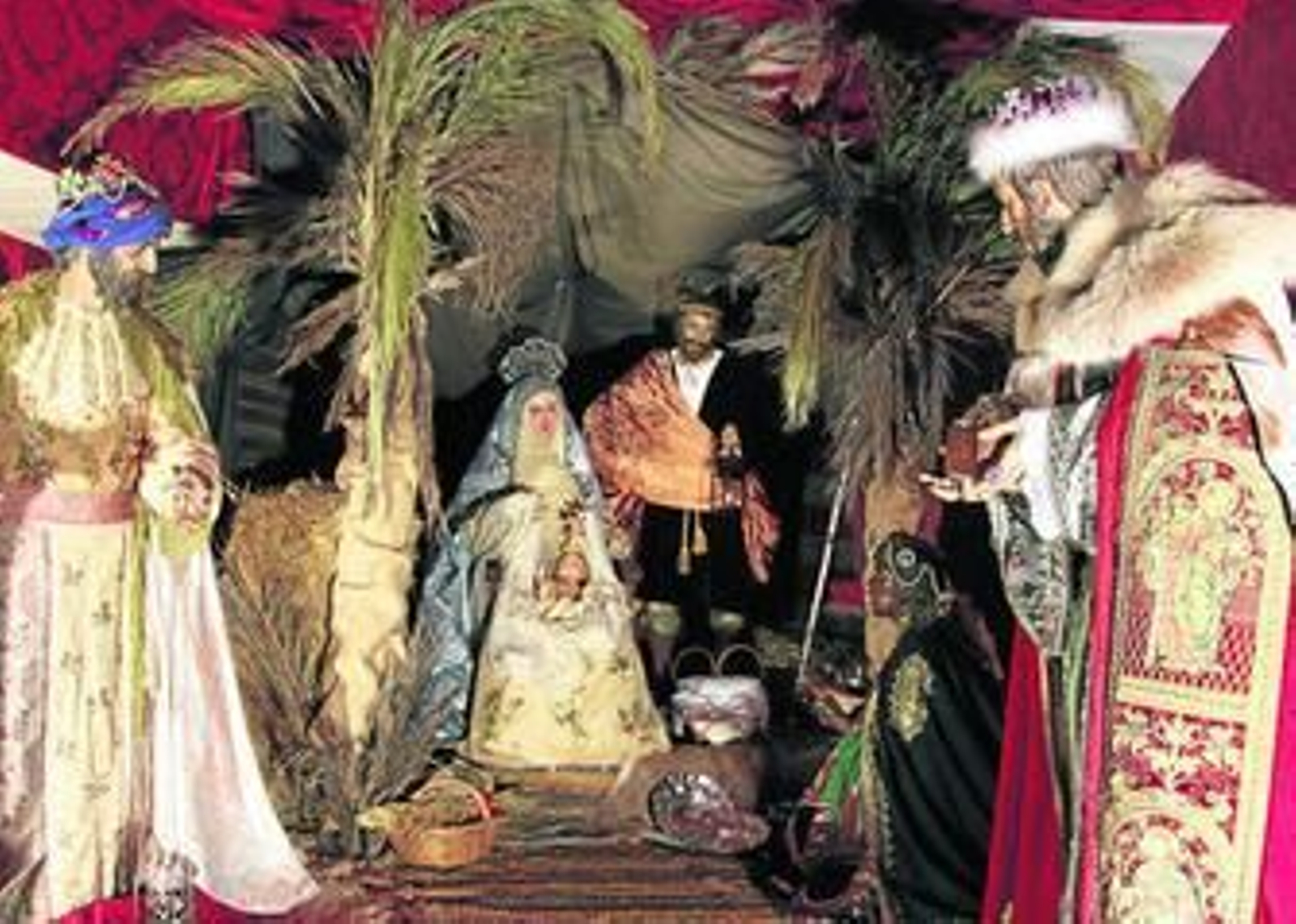 Detalle del belén que cada año realizan los cofrades de la Soledad en un local de la Plaza Flores.