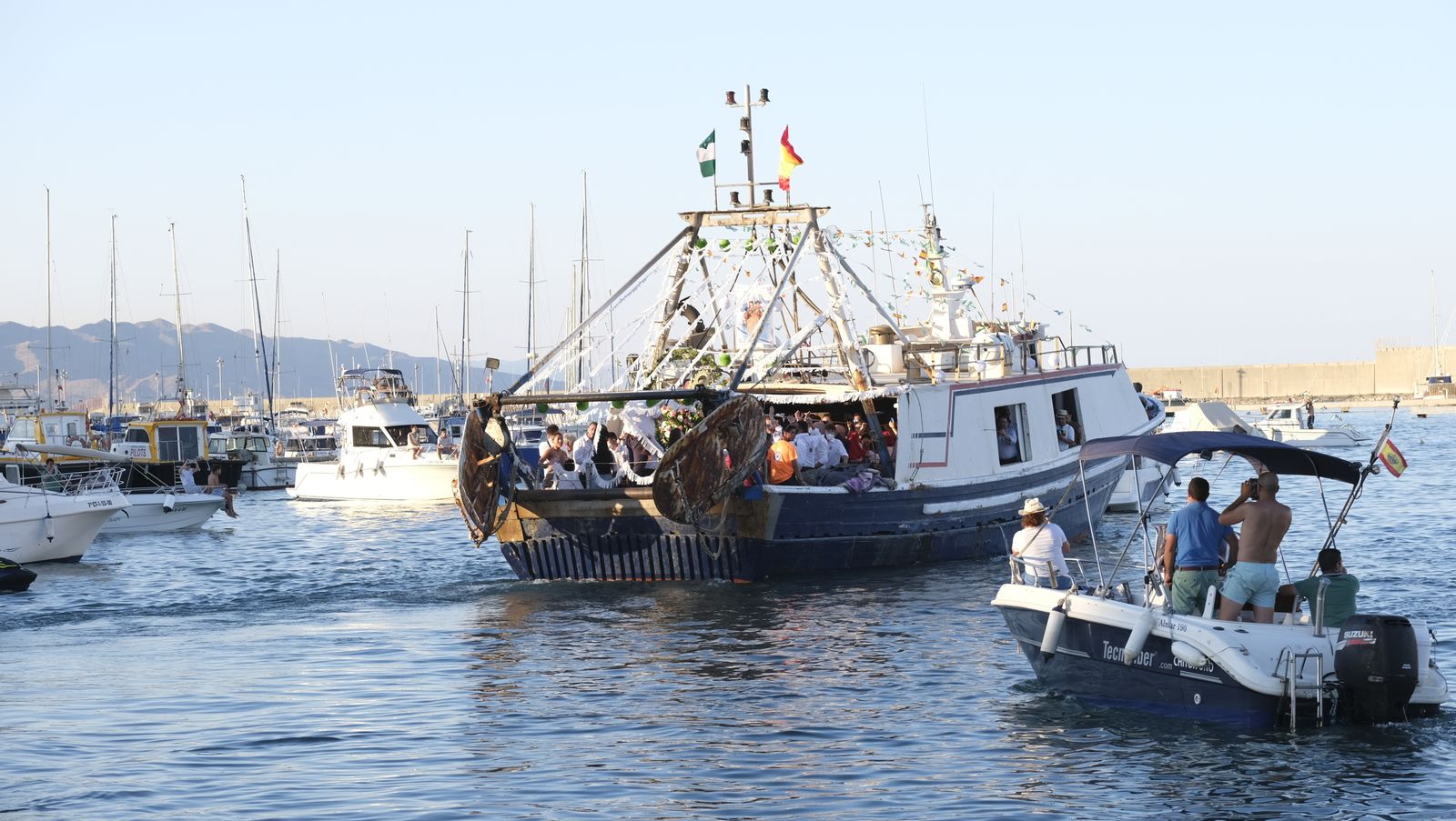 Imágenes de la procesión marinera de la Virgen del Carmen de Garrucha