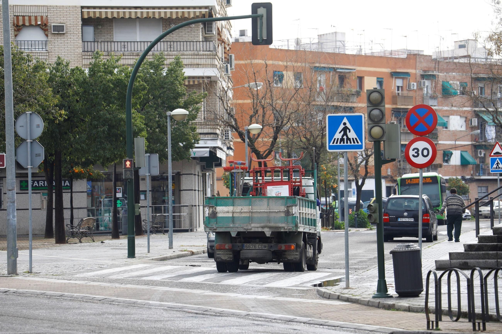 Un recorrido en imágenes por el barrio cordobés del Campo de la Verdad un día de invierno
