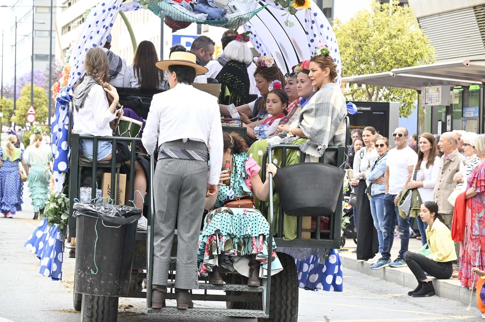 Imágenes de los carros de la Hermandad del Rocío de Huelva