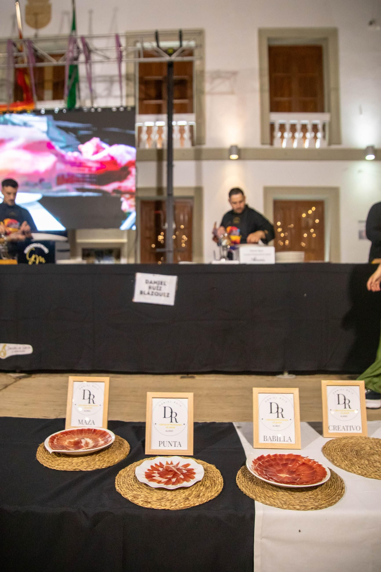 Concurso de cortadores de jamón en Serón, en imágenes
