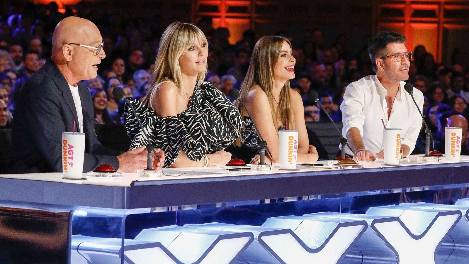 Cowell (primero por la dcha.), en el jurado de 'America's Got Talent'.