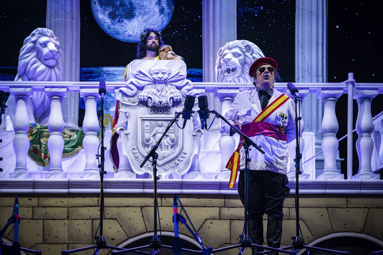 Las imágenes del pregón y la boda de Manu Sánchez en el Carnaval de Cádiz 2026