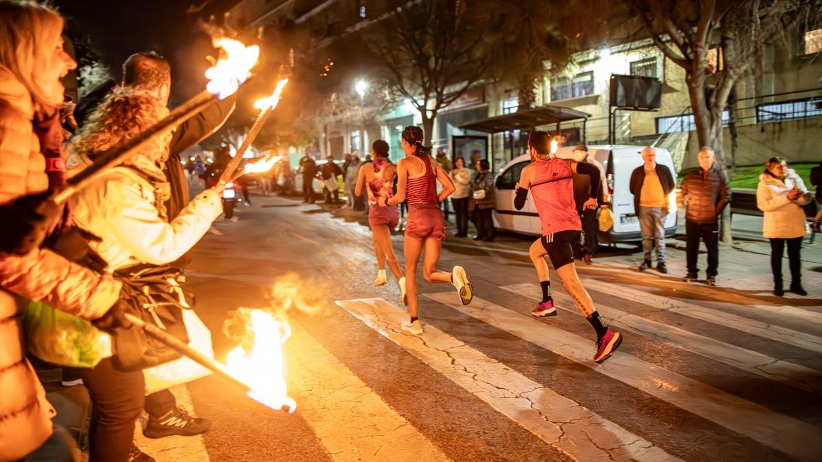 En imágenes: la élite del atletismo mundial despliega su calidad en la Carrera de San Antón de Jaén