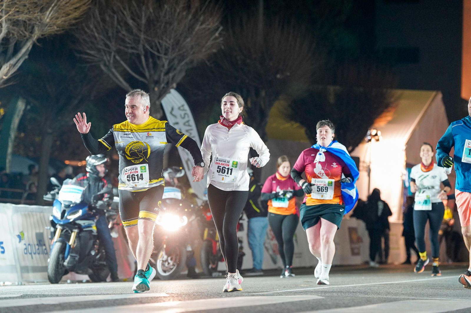 En imágenes: búscate en tu llegada a meta de la Carrera de San Antón 2026 (5)