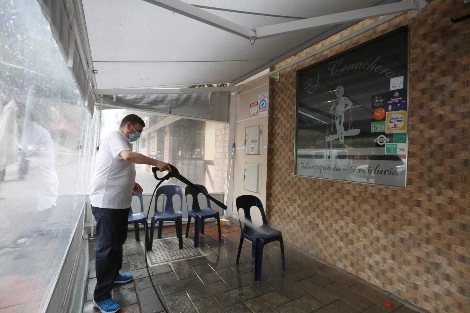 Cuenta atrás para abrir los bares este lunes en Málaga