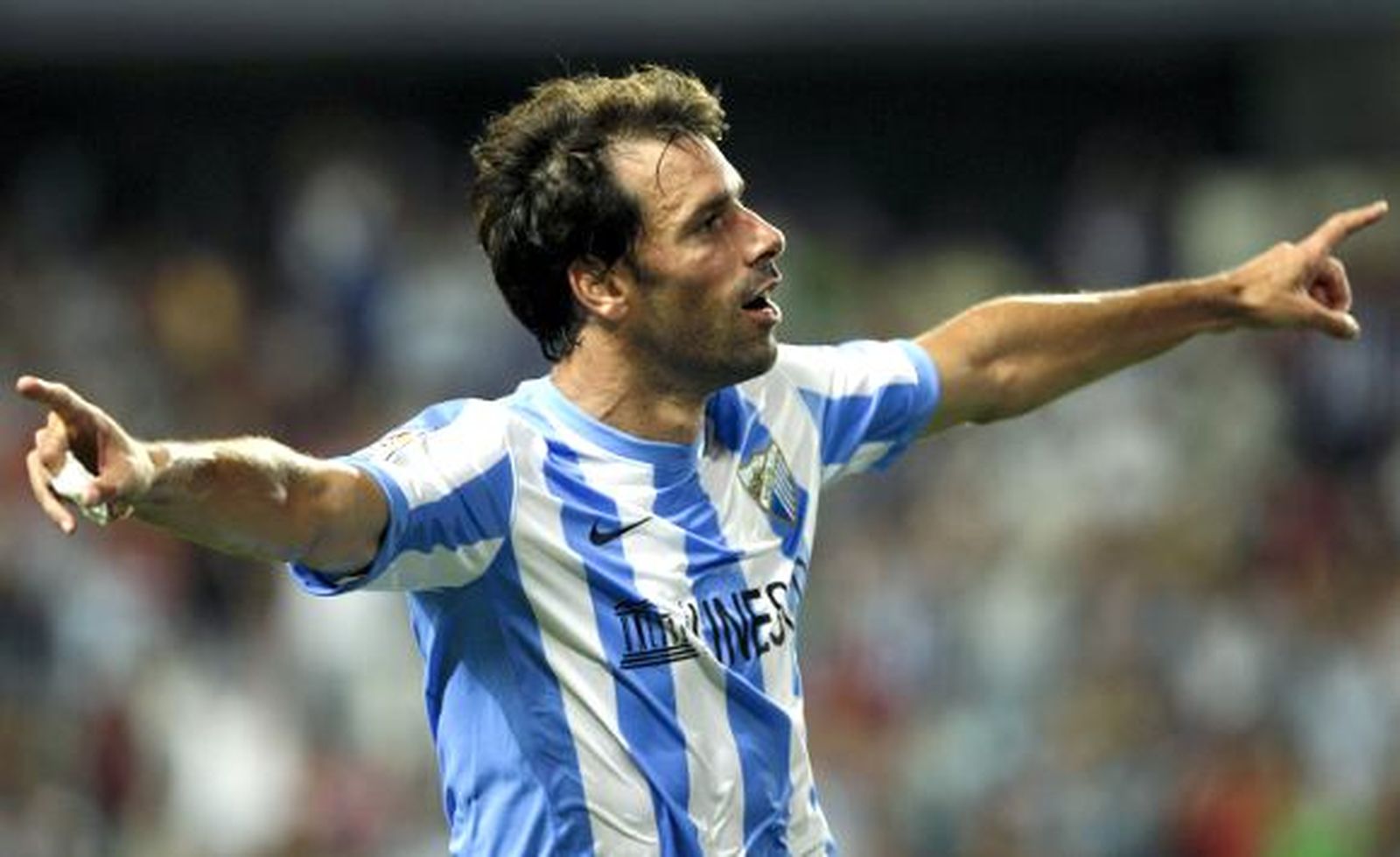 El Málaga vapulea al Peñarol ante los suyos (4-0)