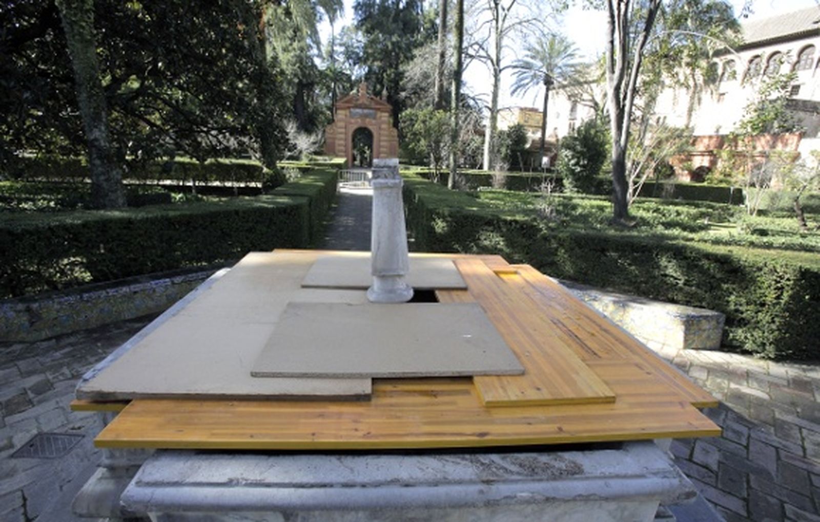 Restaurar la fuente de Neptuno del Alcázar costará 70.857 euros