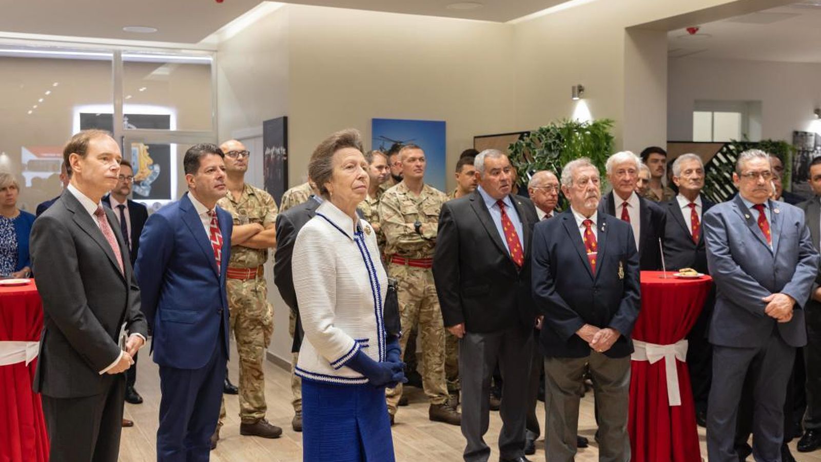 Ana de Inglaterra, en la Asociación del Regimiento Real de Gibraltar.