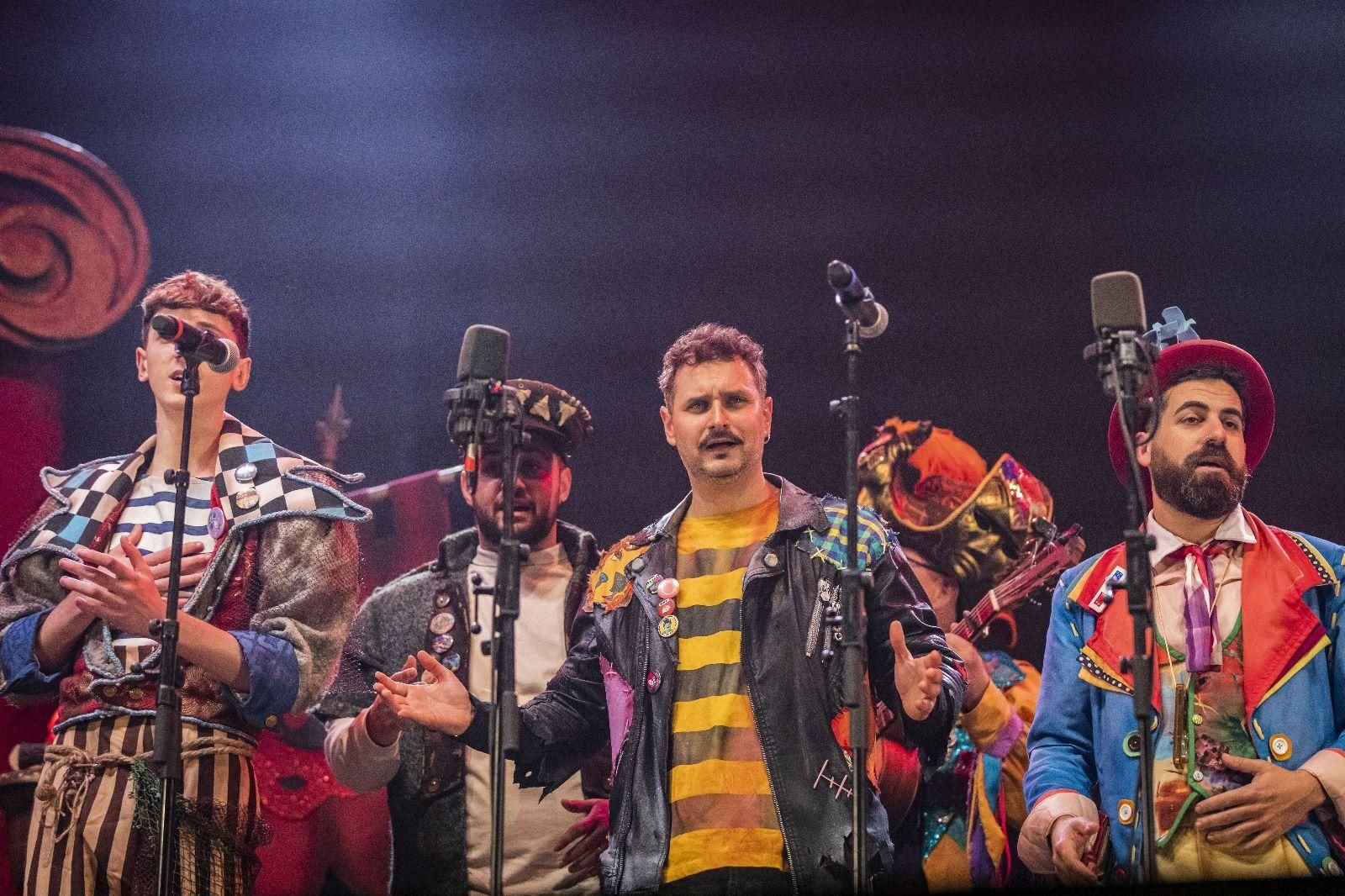 Carnaval de Cádiz 2023: Pregón y quema del Gran Momo, en imágenes