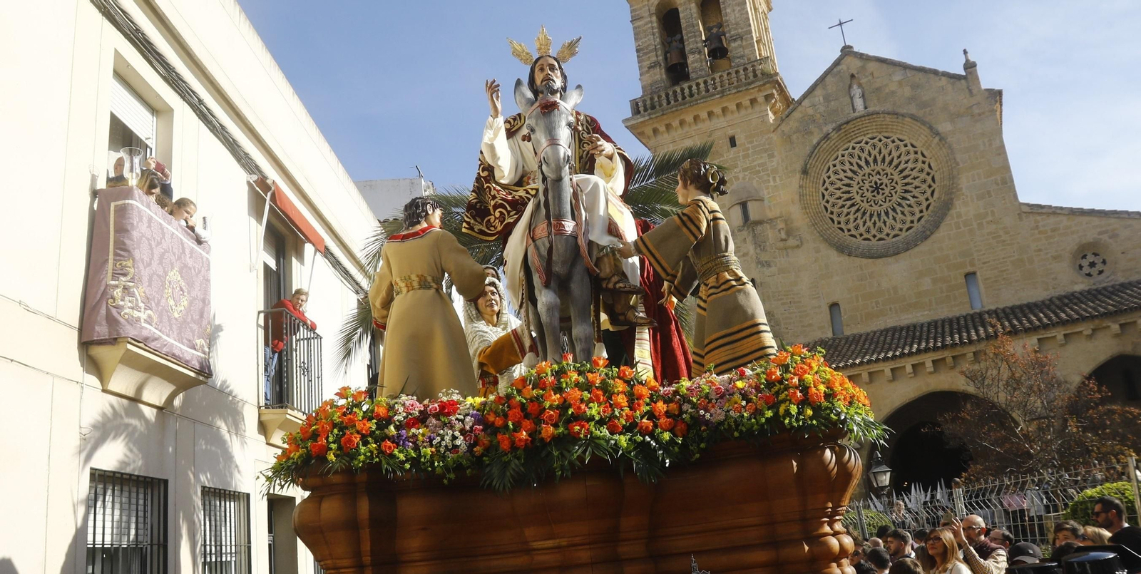 La hermandad de la Borriquita en su salida el Domingo de Ramos de 2023