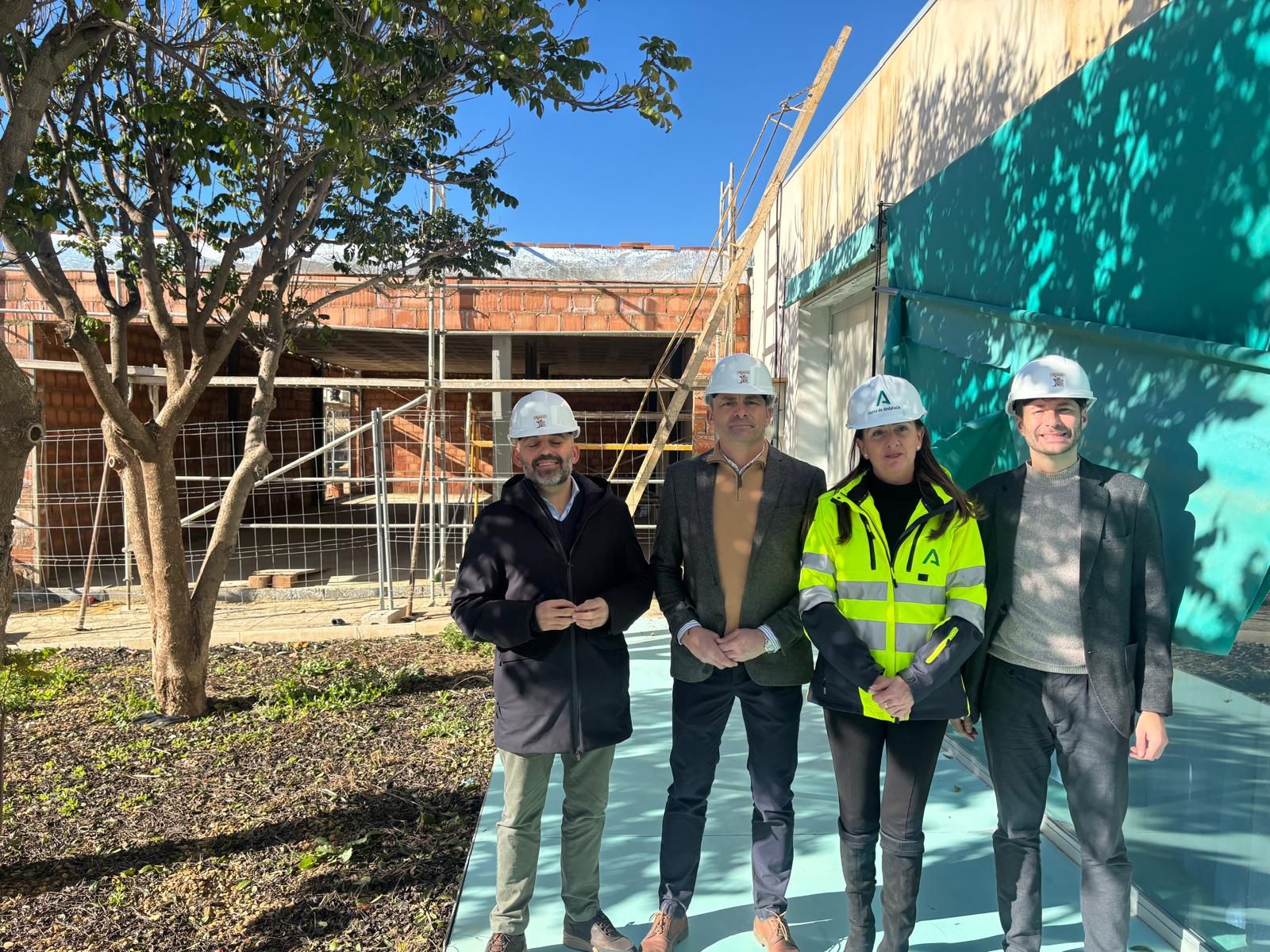 Visita de autoridades del Centro de Día de Los Gallardos