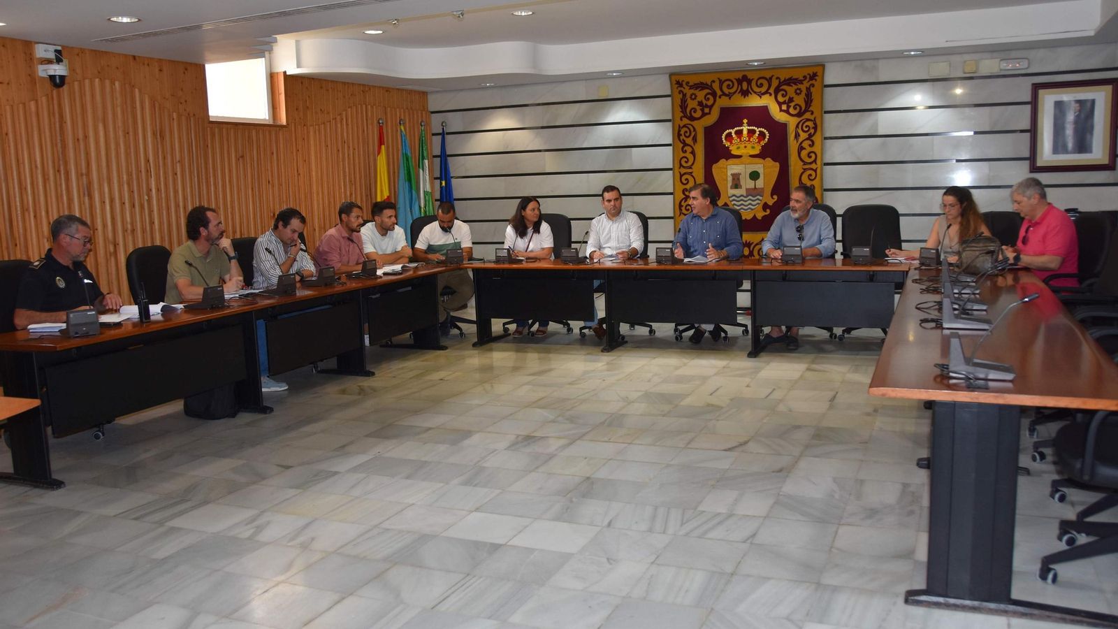Reunión en el consistorio sobre el Paseo del Mar y la calle Raqueta. Reunión en el consistorio sobre el Paseo del Mar y la calle Raqueta.