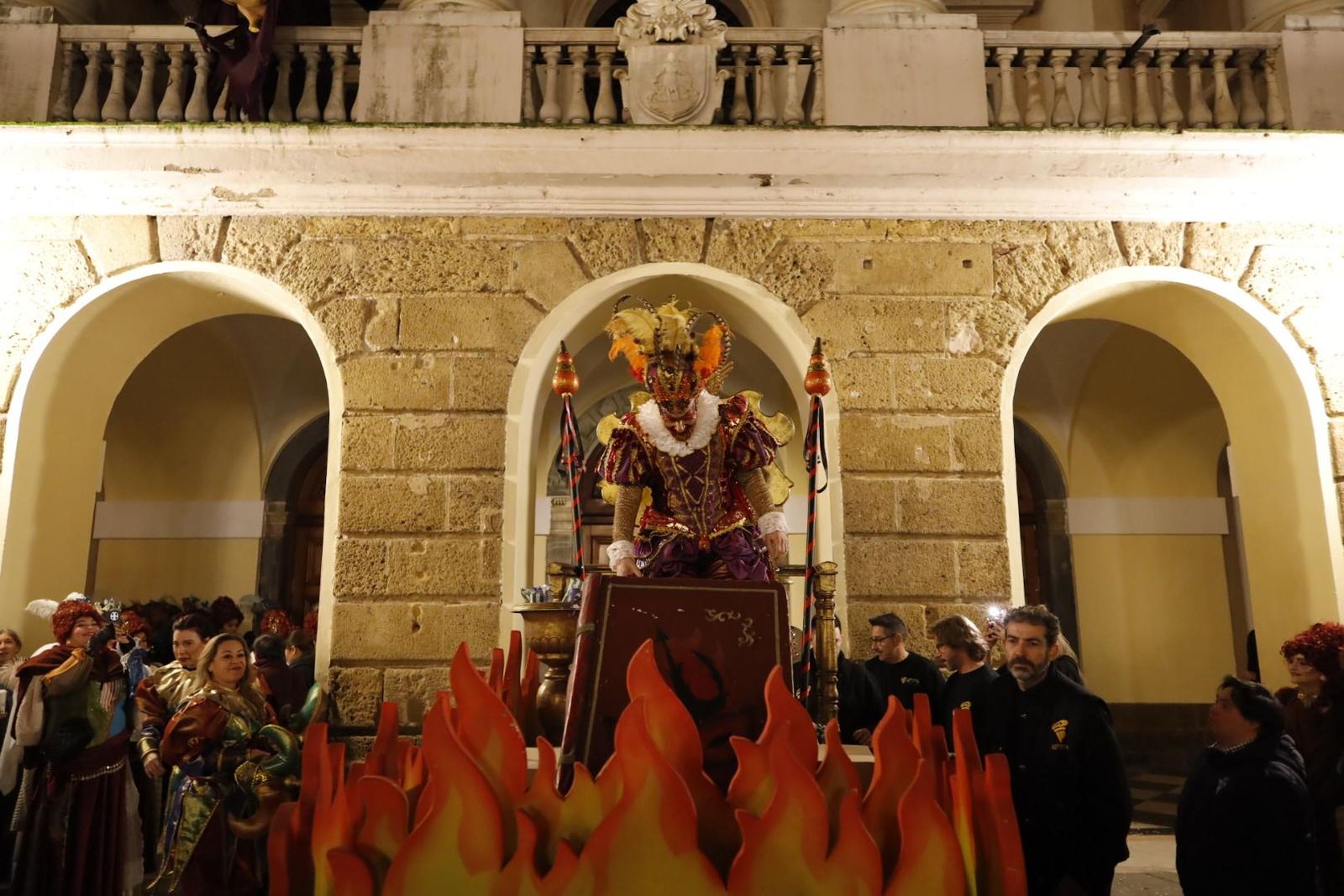 Cortejo del Dios Momo encarnado por Luis Rivero