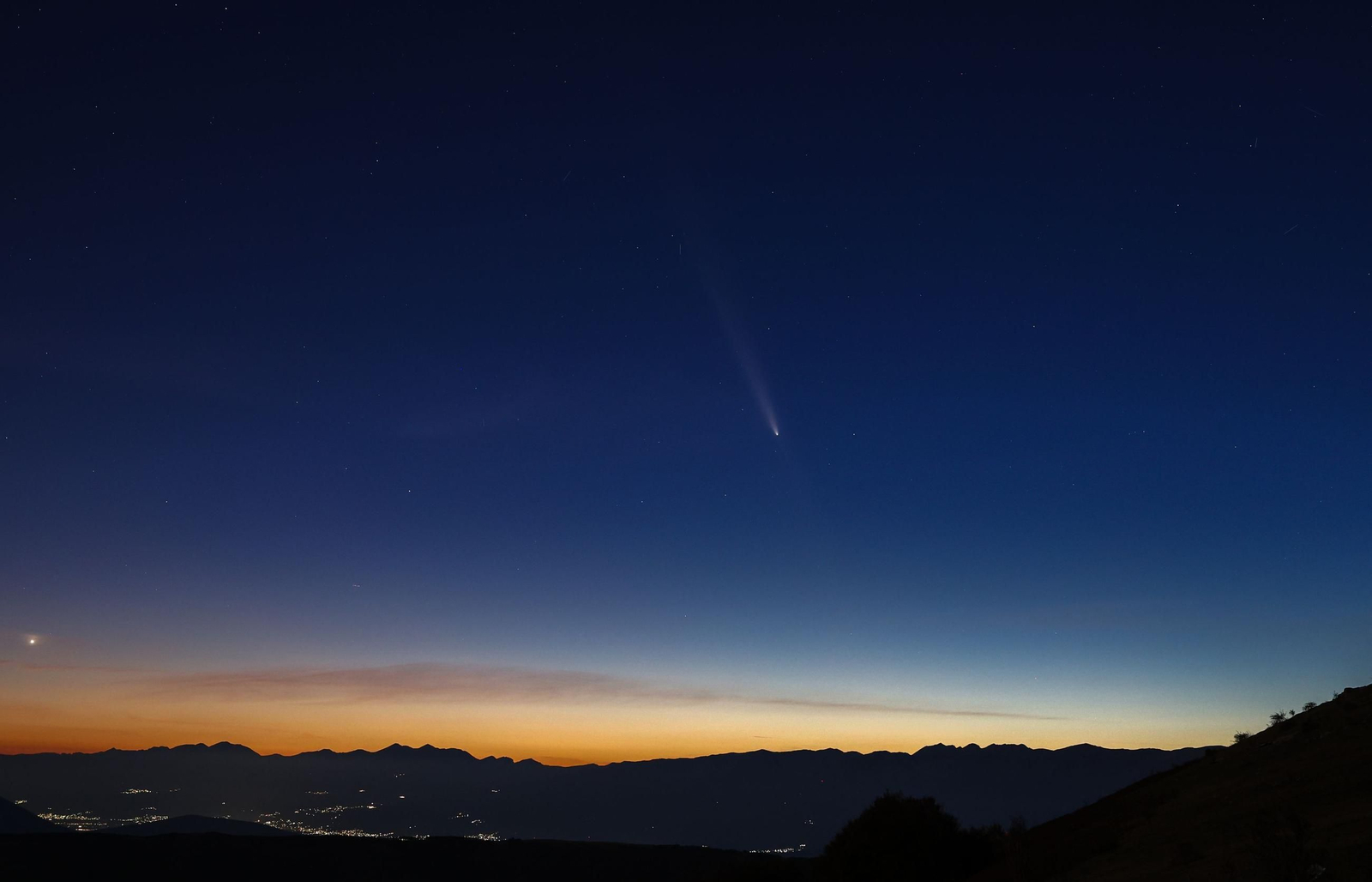 Espectáculo visual: El paso del cometa del siglo a lo largo y ancho del mundo