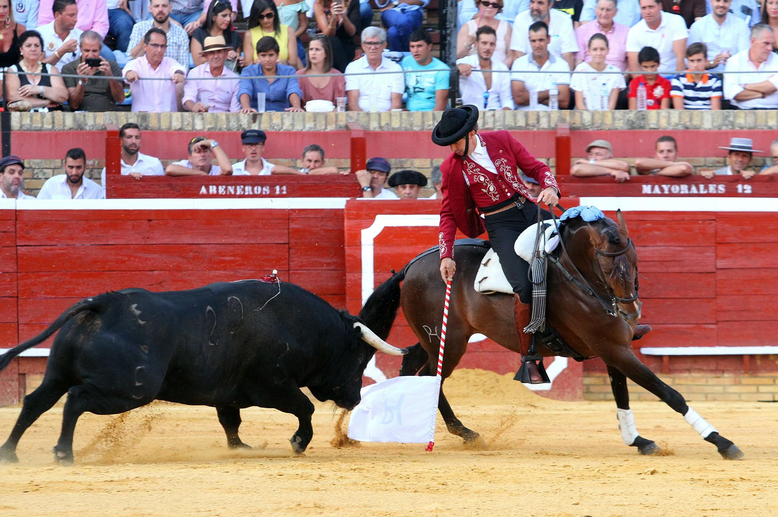 Imágenes de la corrida de rejones de Pablo Hermoso de Mendoza, Andrés Romero y Lea Vicens.