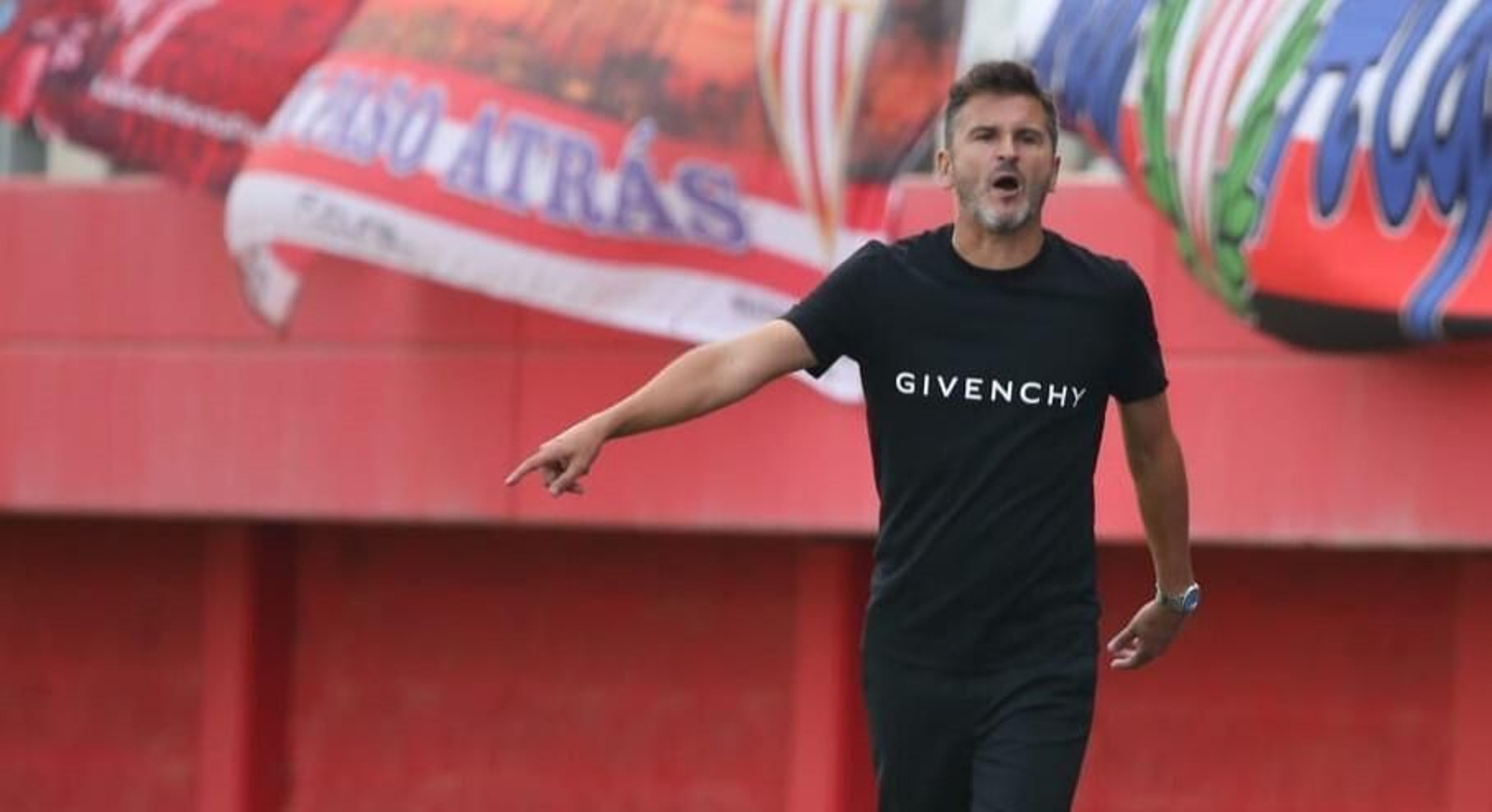 Iván Ania, entrenador del Córdoba CF, en un momento del partido en el Nuevo Mirador. Iván Ania, entrenador del Córdoba CF, en un momento del partido en el Nuevo Mirador.