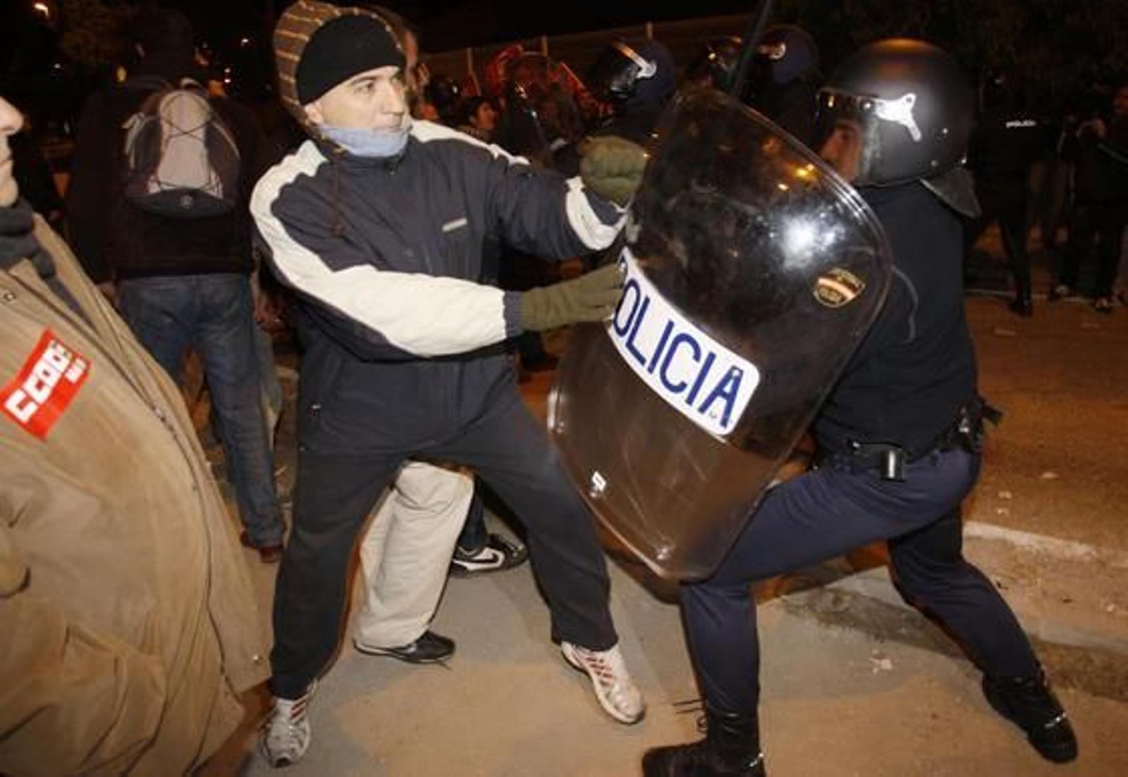 Primeras disputas en la huelga 

Foto: Javier Albiñana