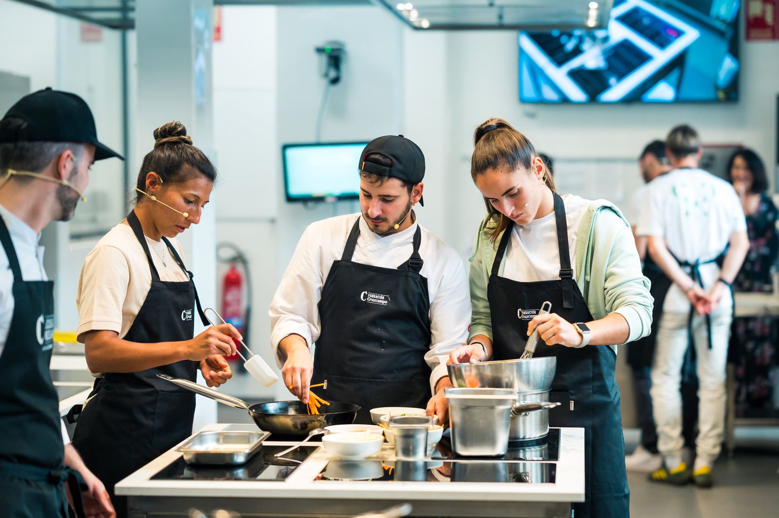 Las fotos de jugadores del Betis y del Sevilla en la Cruzcampo