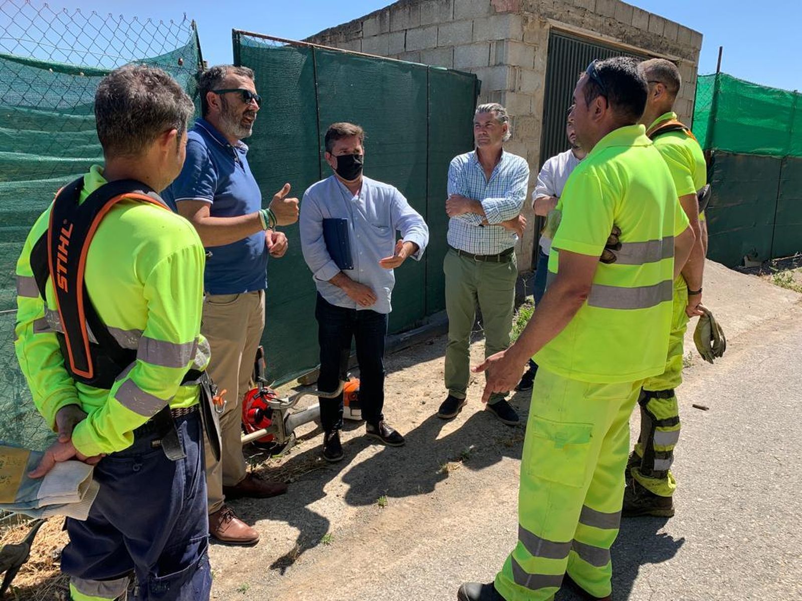 El diputado provincial Pizarro, con autoridades de Tesorillo y personal de la obra